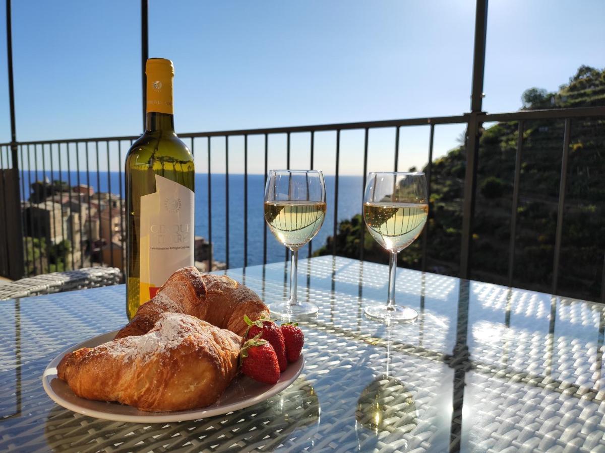 L' Attico Giallo Oro Di Giulia Manarola Buitenkant foto