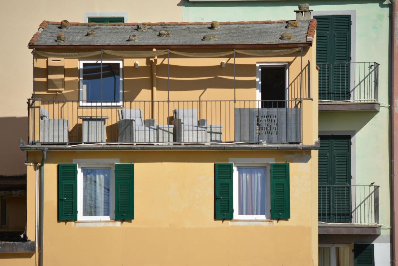 L' Attico Giallo Oro Di Giulia Manarola Buitenkant foto