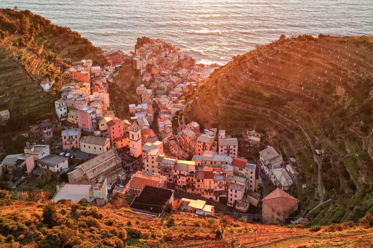 L' Attico Giallo Oro Di Giulia Manarola Buitenkant foto